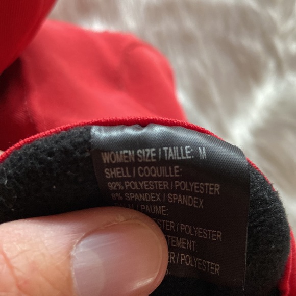 Red & black gloves - Picture 4 of 5